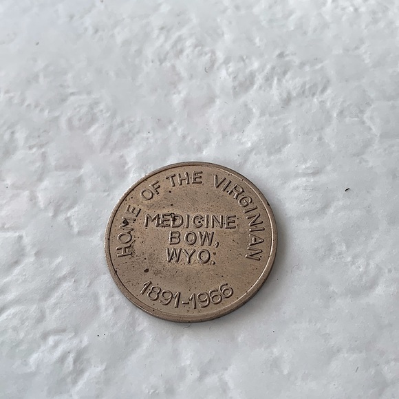 2-Vintage coins Medicine bow wyo dia jubilee coin. 1891-1966. + Mt Rushmore S.D. - Picture 1 of 4